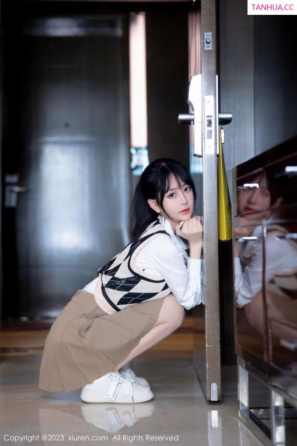 [XiuRen]高清写真图 2023.02.27 No.6329 谢小蒽 短裙美腿